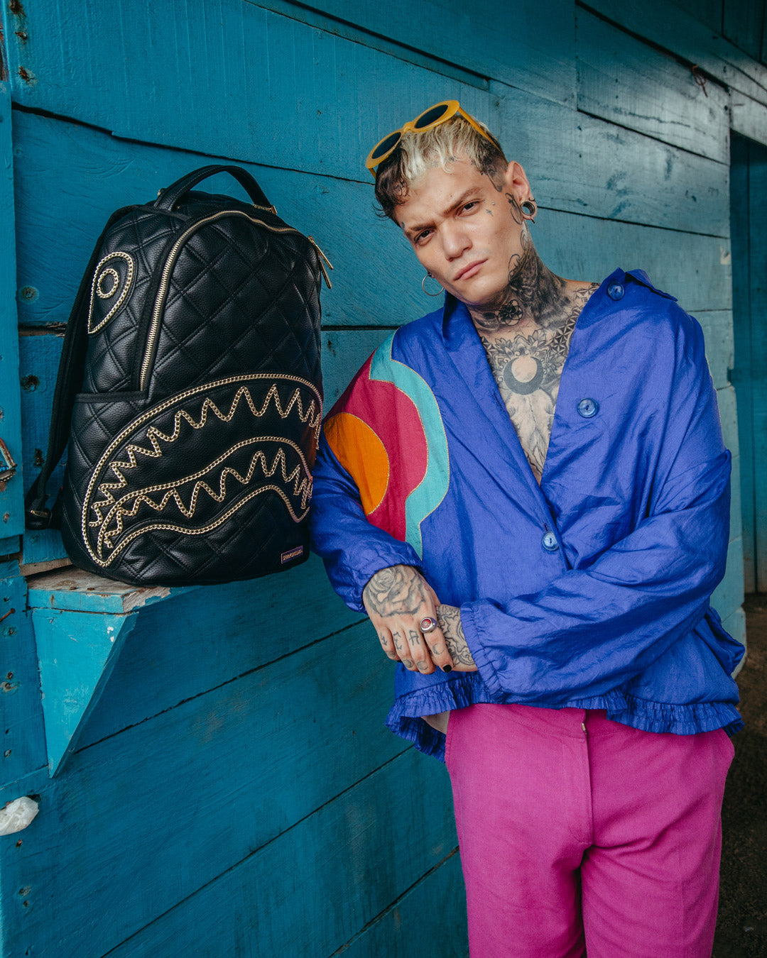 NOIR QUILT GOLD CHAIN SHARK BACKPACK (DLXV)