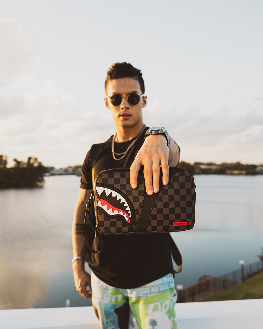HENNY AIIR TO THE THRONE TOILETRY BAG
