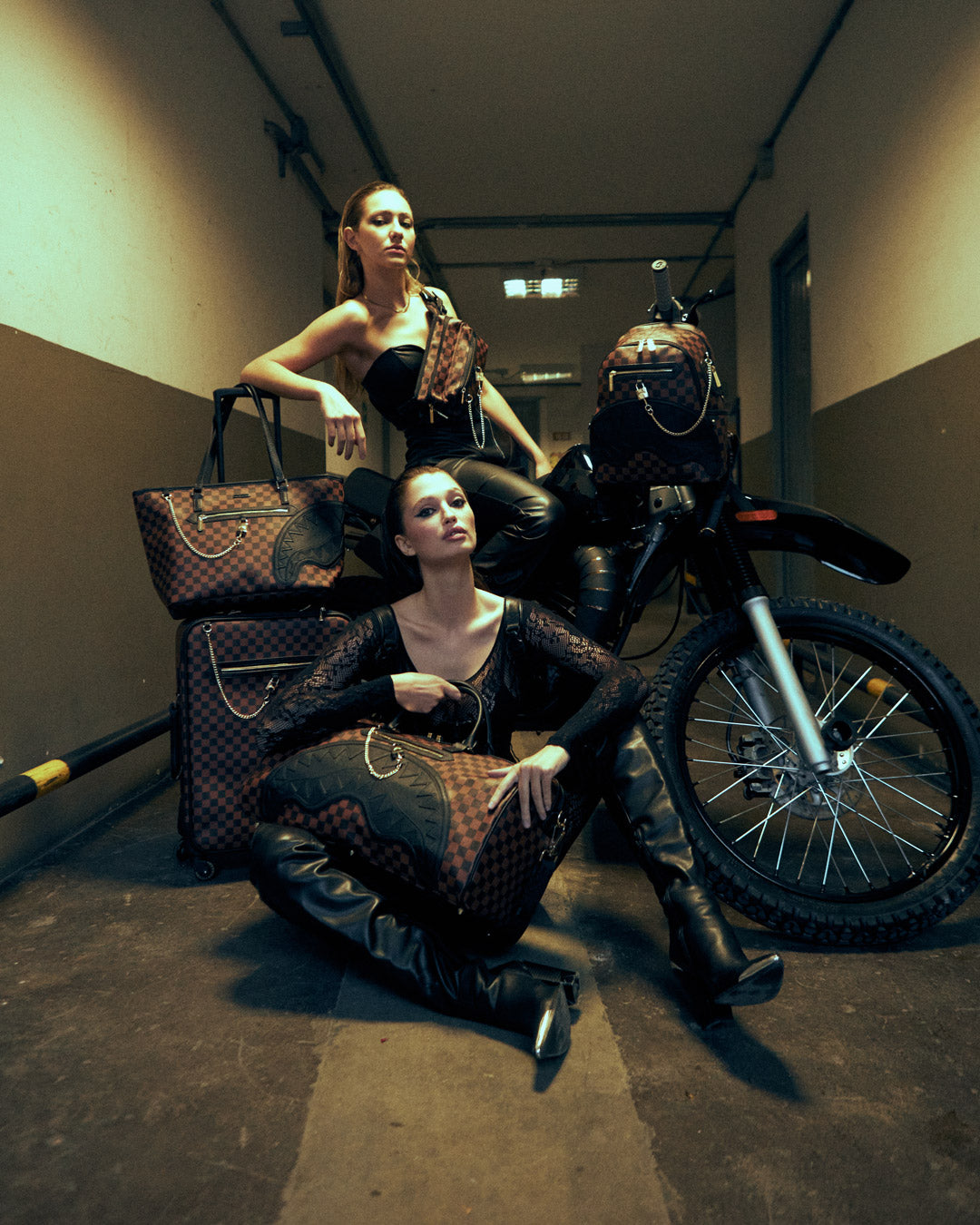 HENNY LOCK SHARKS IN PARIS CARGO CROSSBODY
