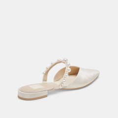 KANIKA PEARL WIDE FLATS VANILLA PEARLS